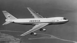 Aeronave de IBERIA en vuelo