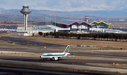 Pista de aterrizaje aeropuerto Madrid-Adolfo Suarez-Barajas