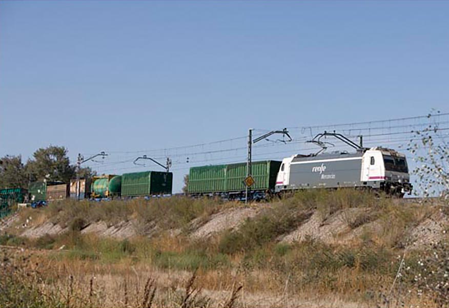 Tren de mercancías en circulación