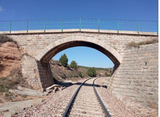 Paso superior de la línea Teruel-Sagunto