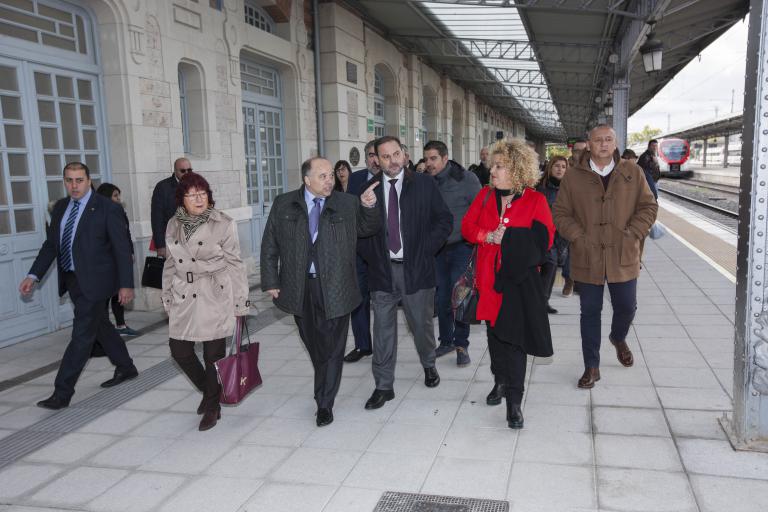 Imagen noticia: El ministro de Fomento, José Luis Ábalos en su visita a Aranjuez - Ministerio de Fomento.